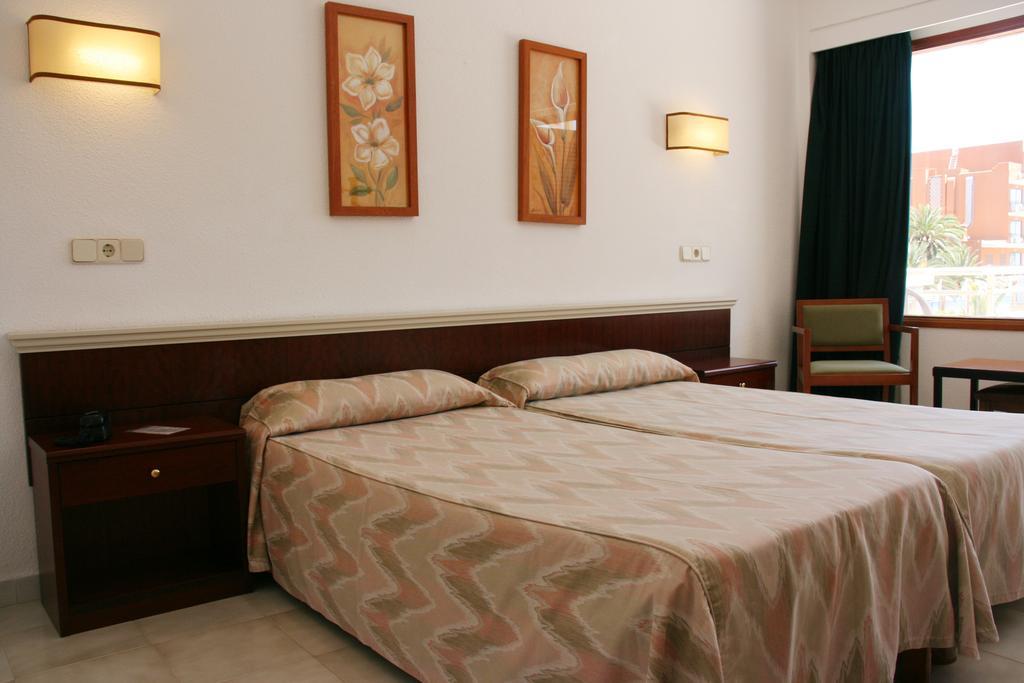 Hotel La Nina Cala Millor  Habitación foto